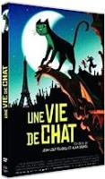 Un chat noir sur une gargouille